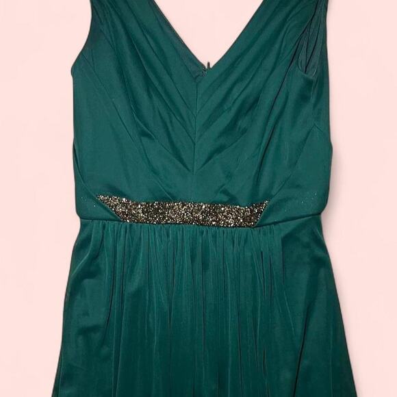 Green formal dress with beaded - Picture 2 of 8